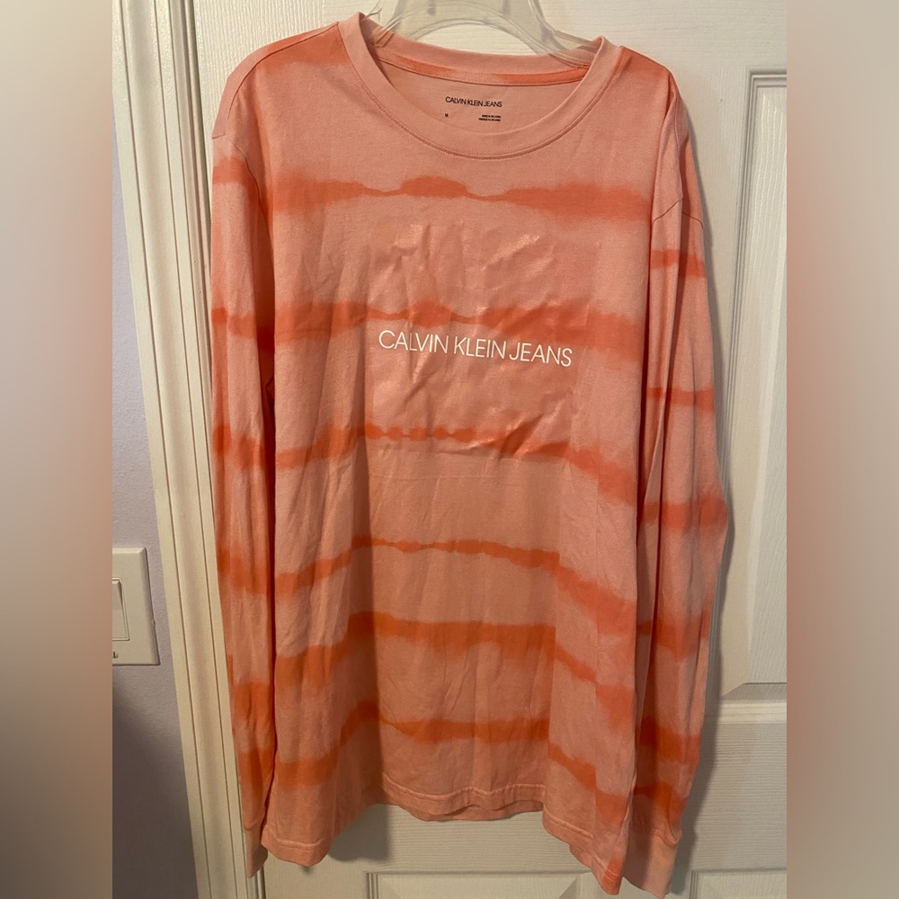 Medium long sleeve Calvin Klein just peachy orangish tshirt style